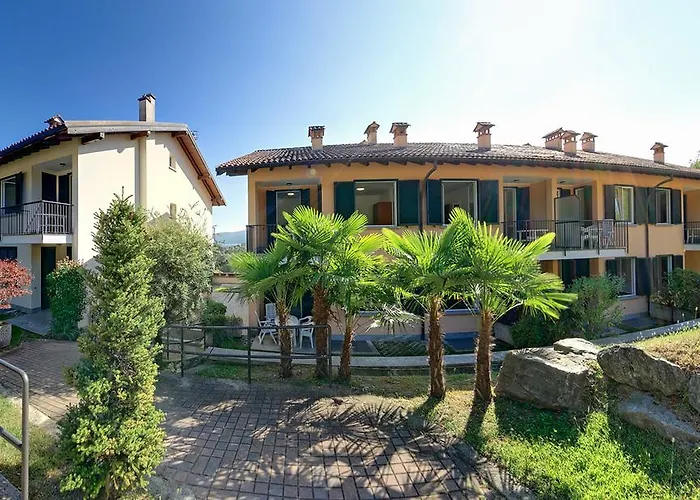 Isolino Aparthotel 3*