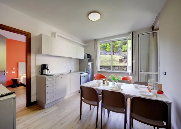 Isolino Aparthotel 3*