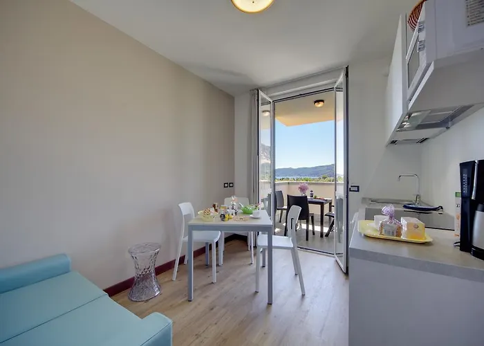 Isolino Hotel apartamentowy Verbania