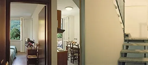 Isolino Aparthotel 3*