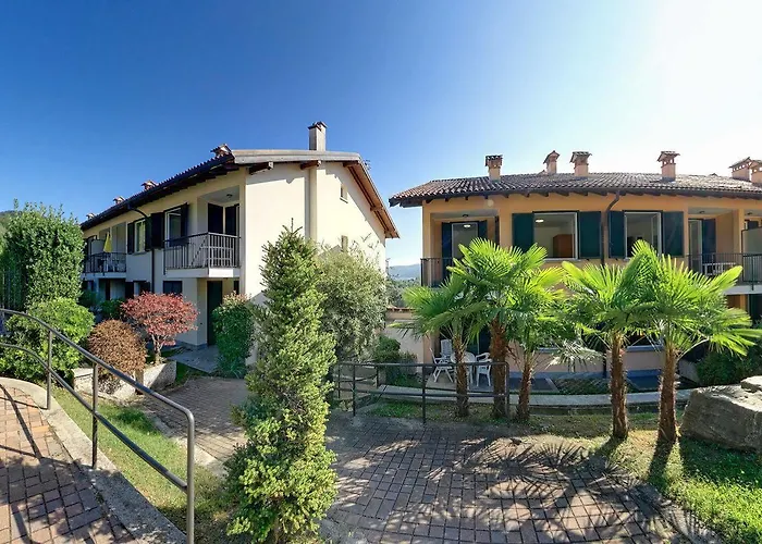 Apart-hotel Isolino 3*