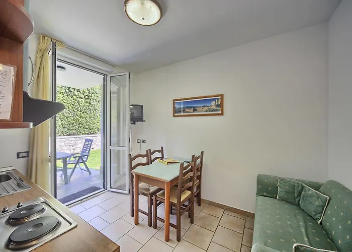 Isolino Hotel apartamentowy Verbania